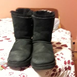 Little girl Ugg boots size 2